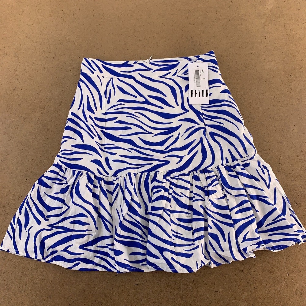 Reyon Women's US Size medium White Blue Animal Stripe Tiered Mini Skirt NWT